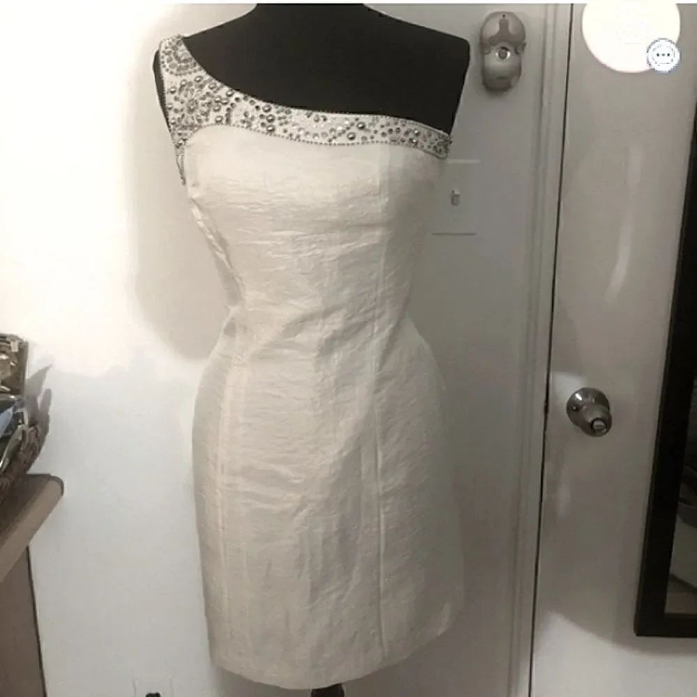 Laundry by Shelli Segal Embellished One Shoulder Satin Ivory White Dress Sz0 NWT